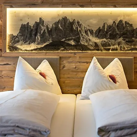 Hotel Dolomites 3*